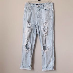 HOLLISTER | ultra high-rise mom jean distressed vintage stretch